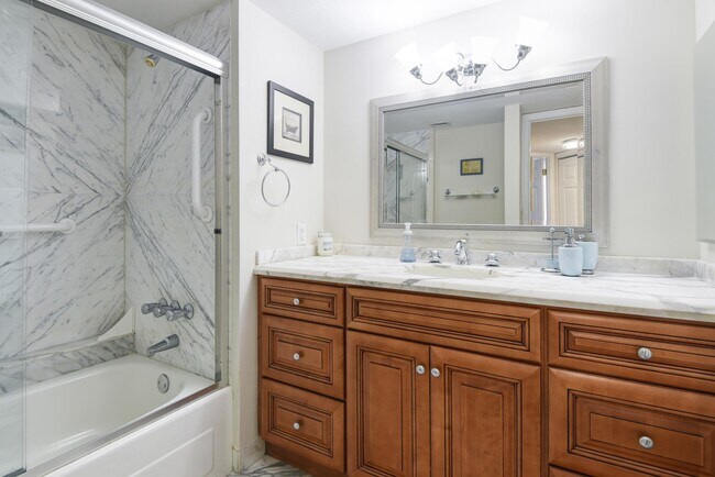 Building Photo - 500 S Ocean Blvd