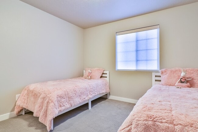 Building Photo - 1063 W Osprey Dr