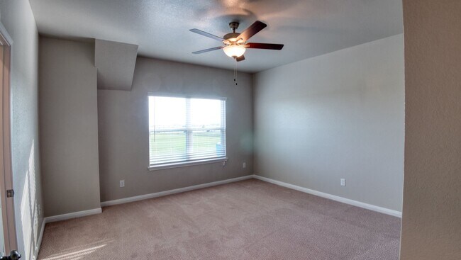 Building Photo - Where Style Meets Comfort: Elevate Your Li...