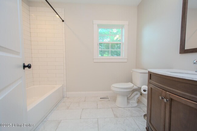 Building Photo - 6209 Applegate Ln