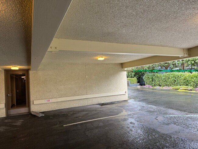 Building Photo - 2bd/1.5ba Kirkland Condo