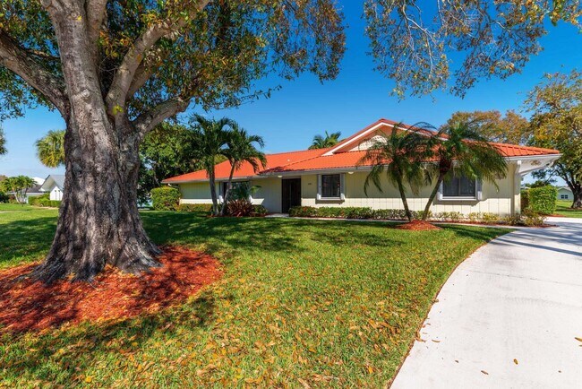 Building Photo - 2341 NW Bay Colony Ct