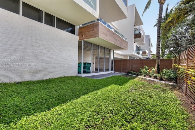 Building Photo - 3750 Yacht Club Dr