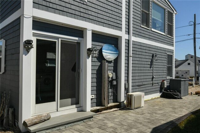 Building Photo - 20 Lane 2