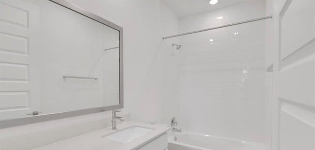 Building Photo - 400 Barton Run Dr
