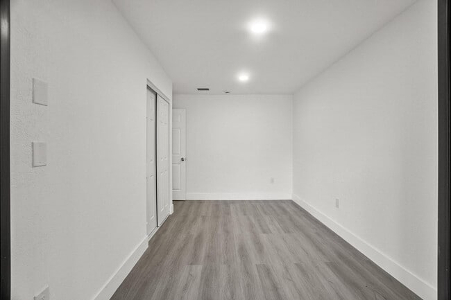 Building Photo - 20731 NW 41st Ave