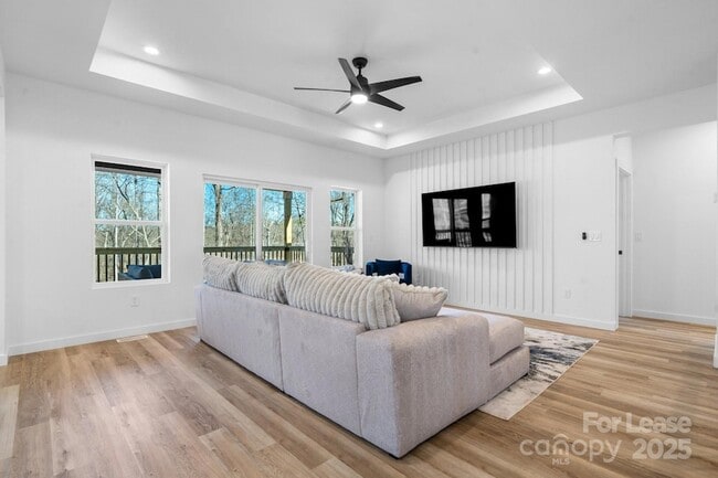 Building Photo - 115 Brentwood Dr