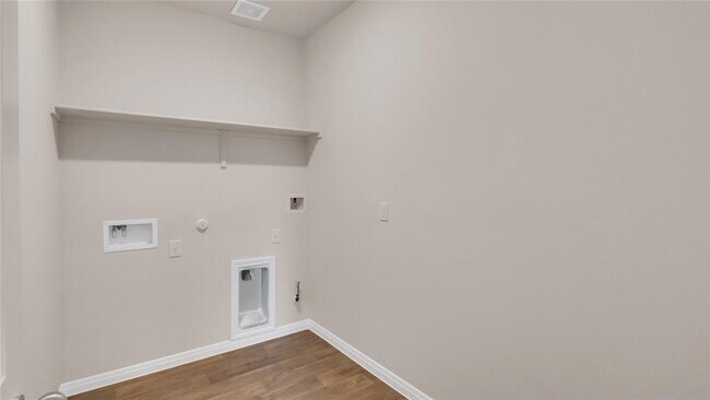 Building Photo - 128 Palo Pinto Dr