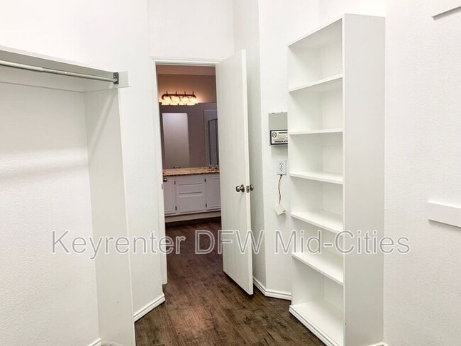 Building Photo - 2606 Lonesome Oak Dr