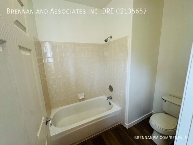 Building Photo - 835 Calle Lagasca