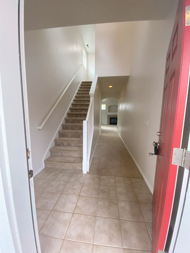Building Photo - Available now! Spacious Two Story Home In ...