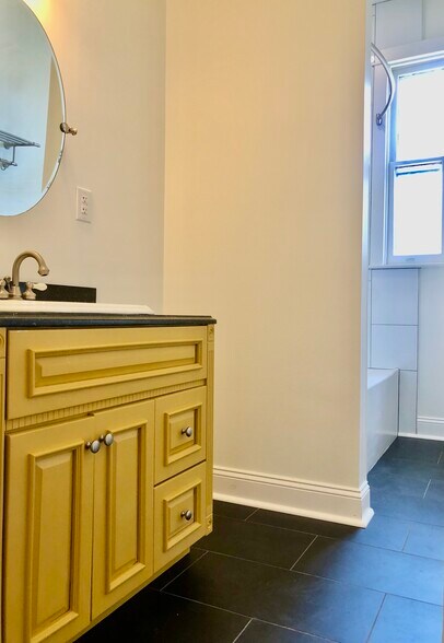 Building Photo - 2610 North Ave