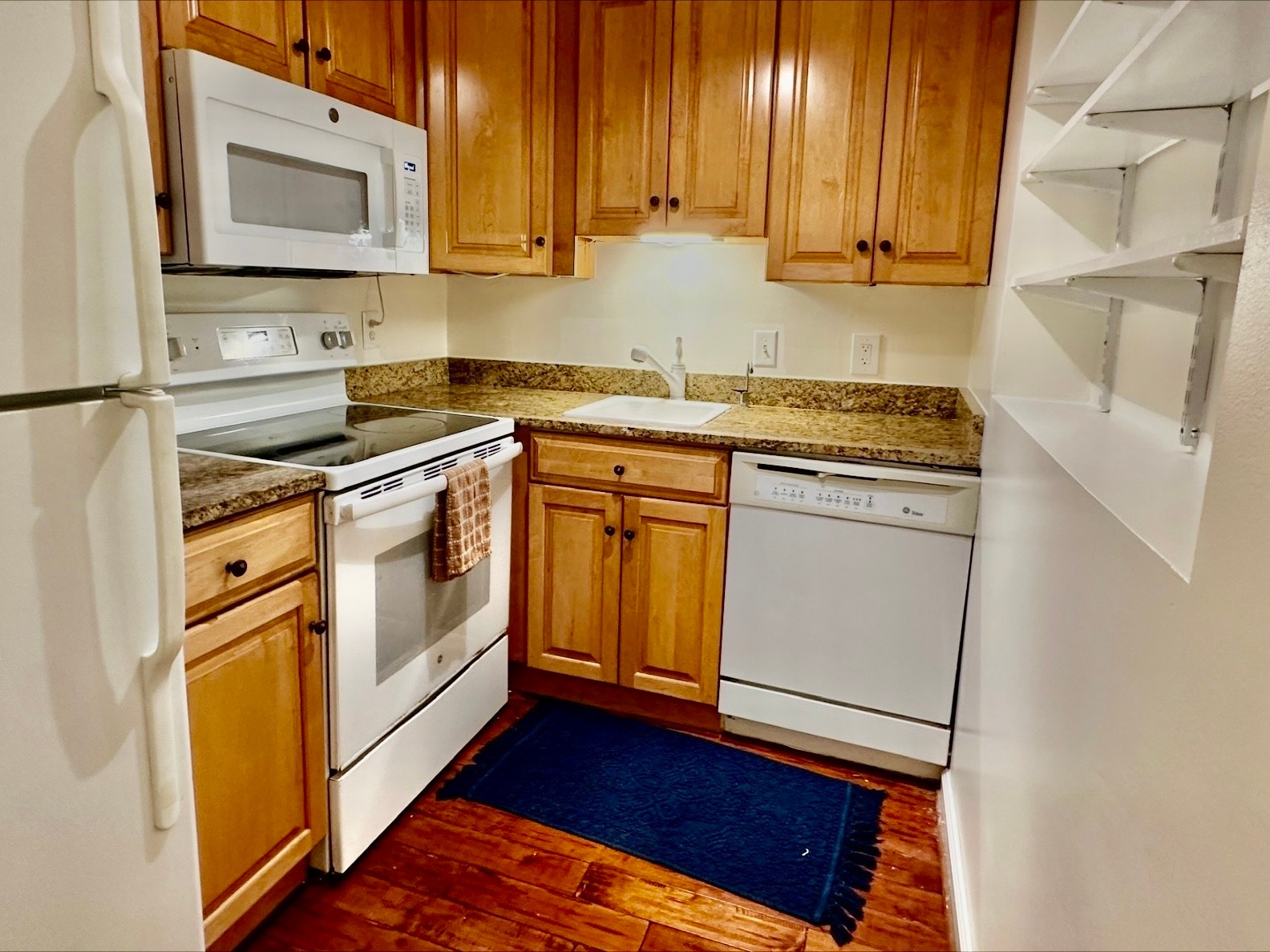 Building Photo - 1320 21st St NW