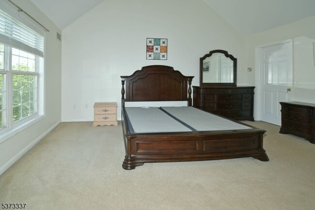 Building Photo - 65 Vones Ln
