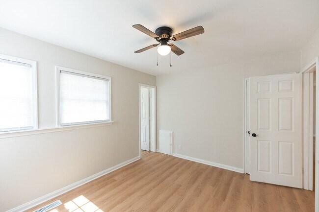 Building Photo - Updated 3 Bed 2 Bath Home in Greensboro