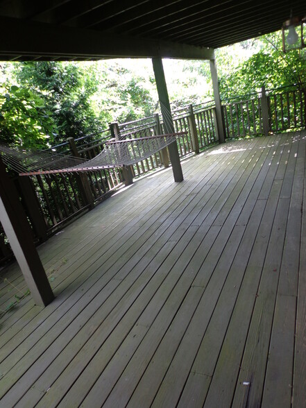 Deck off living area - 8 Prospect St