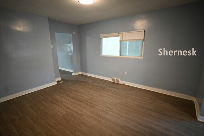 Building Photo - 237 E 17th Ave