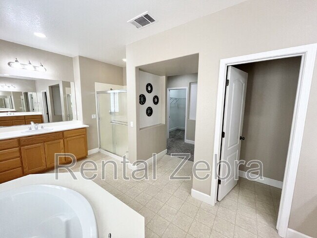 Building Photo - 1221 CAVALAIRE Ct