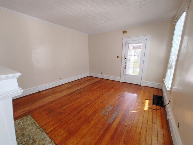 Building Photo - 82 E Maynard Ave