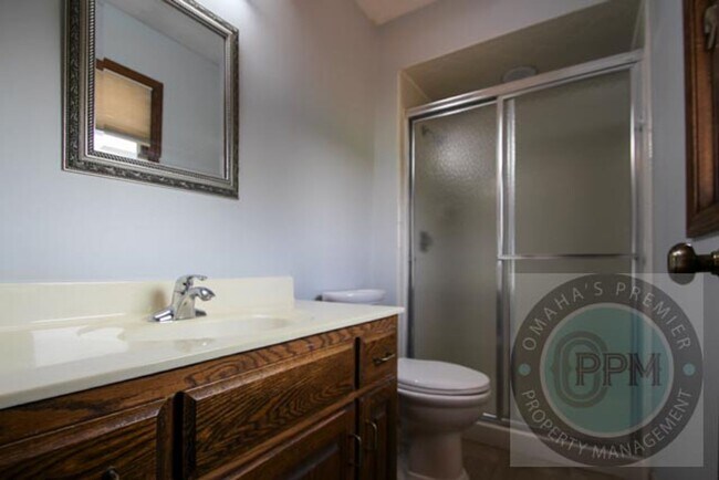 Building Photo - 3Bd/4Ba in Omaha, NE | Cul-de-sac
