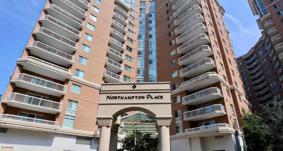 Building Photo - 3101 N Hampton Dr