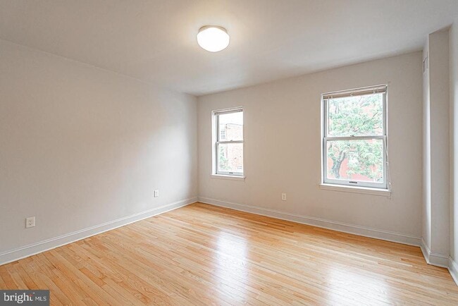 Building Photo - 2210 Lombard St