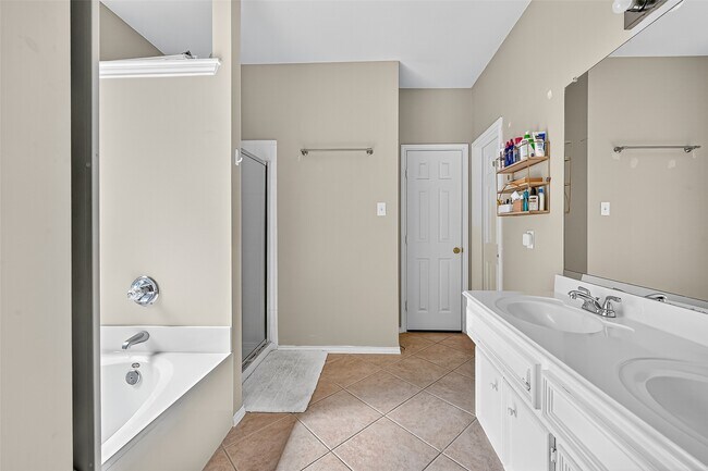 Building Photo - 6019 Gablestone Ln