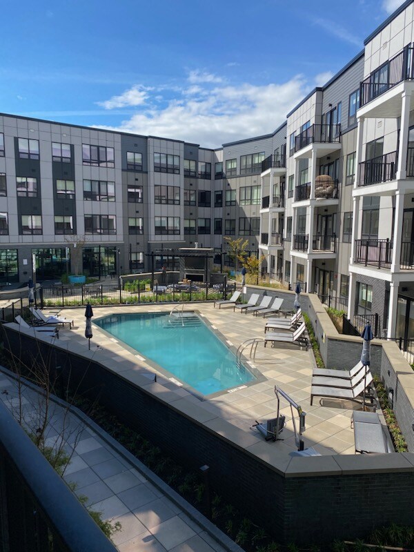 Building Photo - 86 Midtown Bridge St