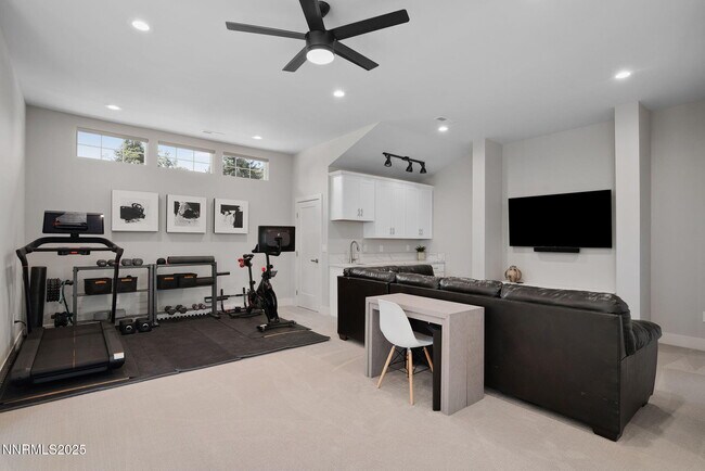 Building Photo - 2375 N Harbor Cir