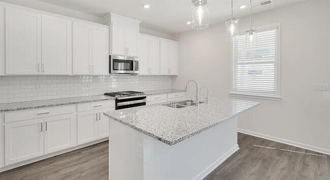 Building Photo - 30 Hollie Ln