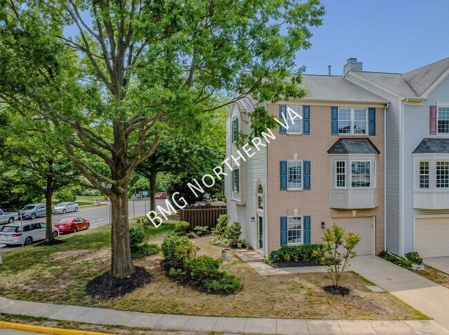 Building Photo - 6001 Keble Dr