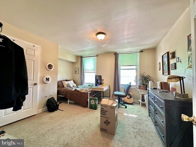 Building Photo - 1429 W Norris St