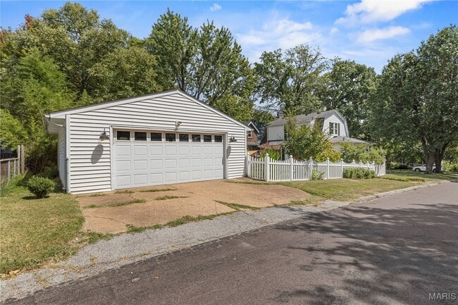 Building Photo - 7525 Suffolk Ave