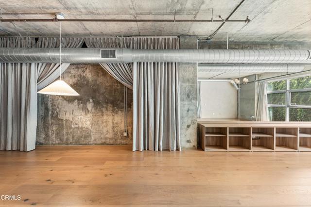 Building Photo - 510 S Hewitt St