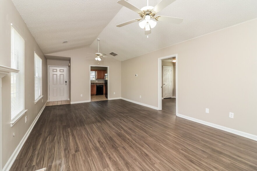 Building Photo - 1499 Cain Ct