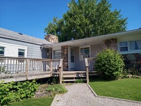 Building Photo - Spacious 3-Bedroom Home for Rent in Mount Morris!