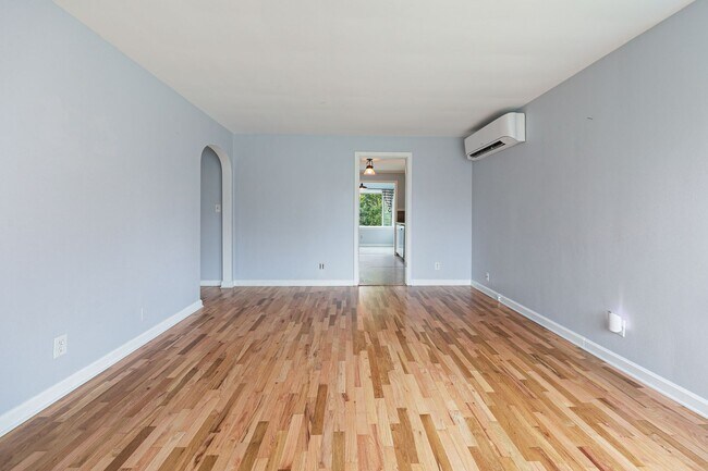 Building Photo - Move in ready now! Eastside rambler with A/C, 2 bed 1 bath. Olympia School District.