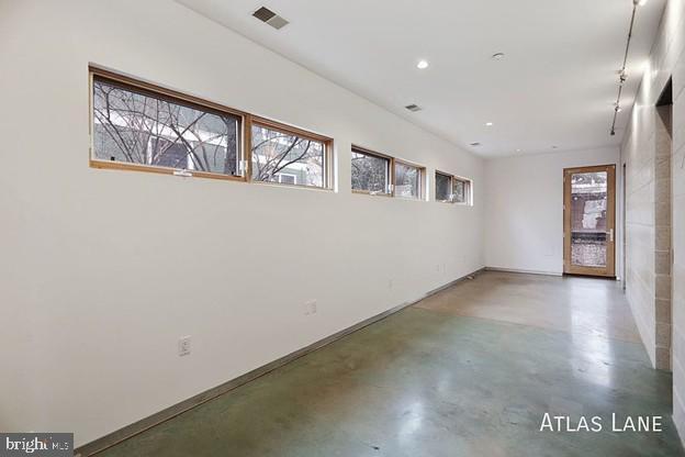 Building Photo - 1250 Kearny St NE