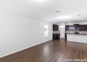 Building Photo - 421 Salt Fork