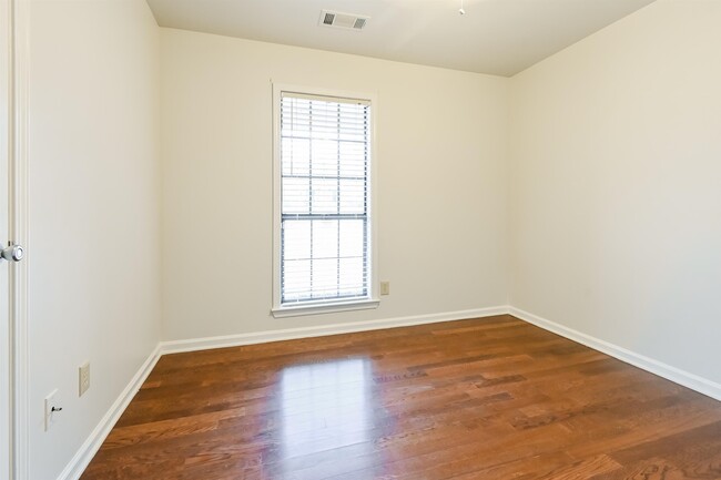 Building Photo - 3811 Westridge Dr