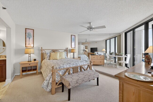 Building Photo - 9960 S Ocean Dr