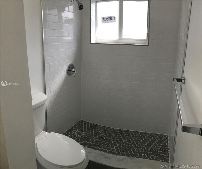 Building Photo - 7710 SW 98th St