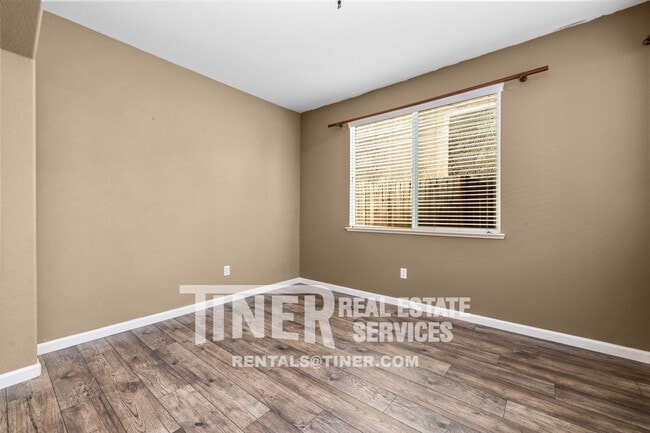 Building Photo - 6530 Aster Ct