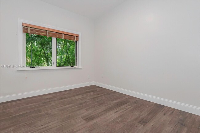 Building Photo - 108 2nd Dilido Terrace