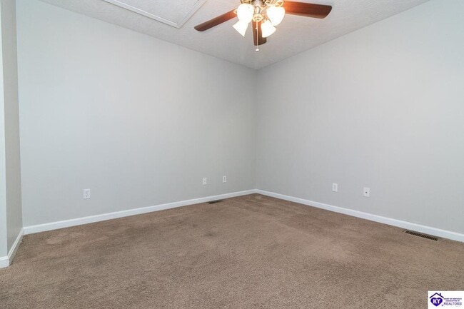 Building Photo - 134 Twin Lakes Dr