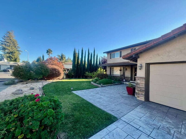 Building Photo - 1757 Burbank Ct