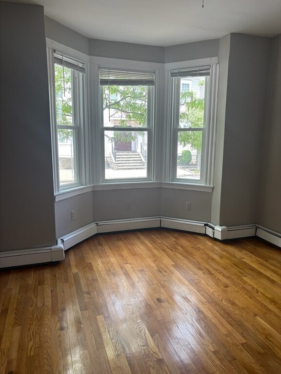 Building Photo - 841-843-843 E 4th St