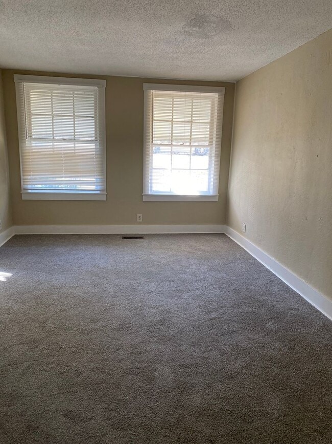 Building Photo - Affordable 2 BR 1 bath House in Branson, MO