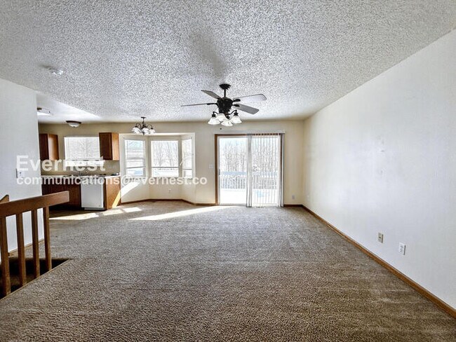 Building Photo - 615 Seawell Dr