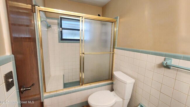 Building Photo - 475 Norwood Ave